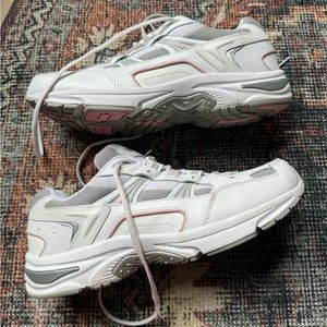 Womens vionic walking sneakers
